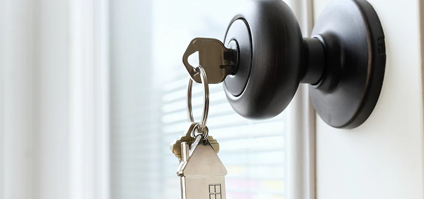 Bifold Door Knob Replacement in Nuevo, California